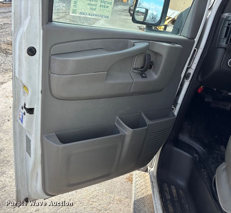 image for item DW7415 2010 Chevrolet Express 3500 ambulance