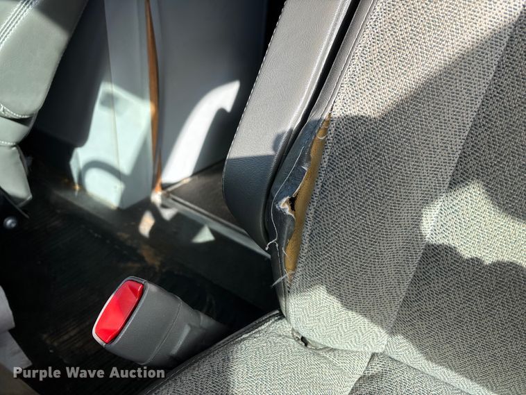 image for item DW7415 2010 Chevrolet Express 3500 ambulance