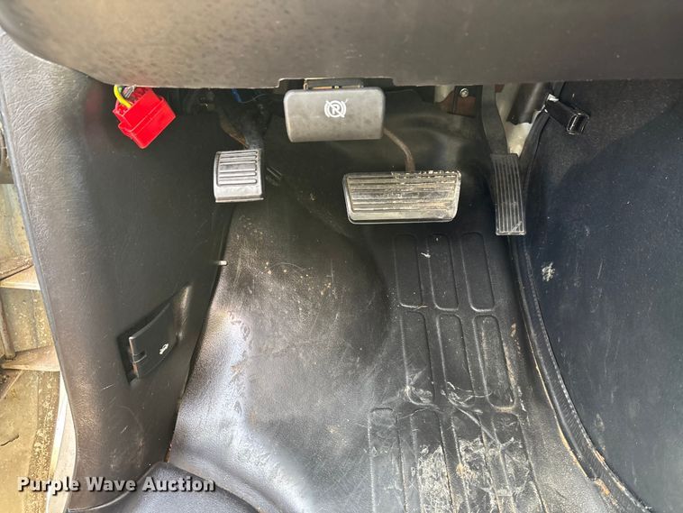 image for item DW7415 2010 Chevrolet Express 3500 ambulance