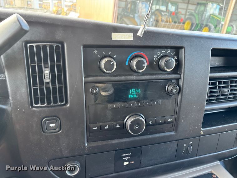 image for item DW7415 2010 Chevrolet Express 3500 ambulance