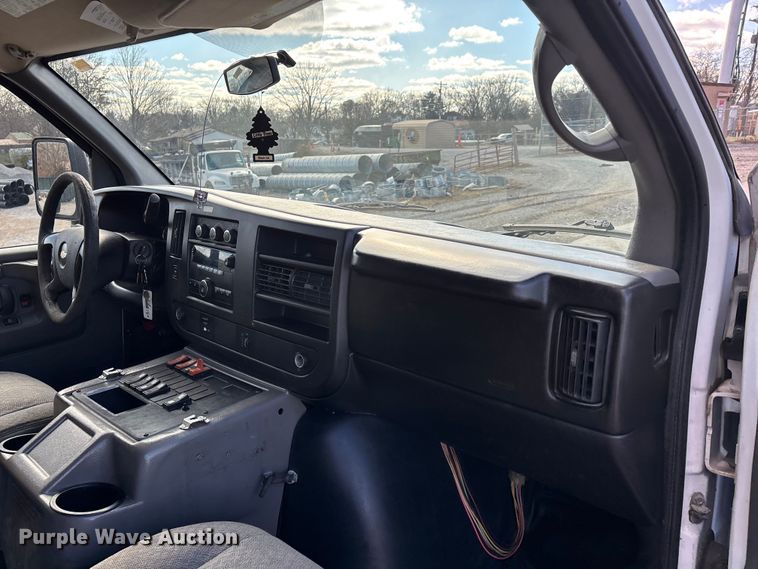 image for item DW7415 2010 Chevrolet Express 3500 ambulance