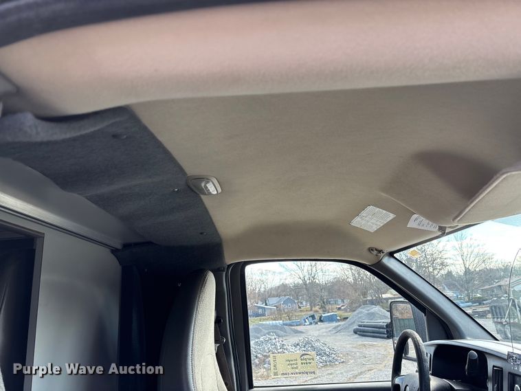 image for item DW7415 2010 Chevrolet Express 3500 ambulance