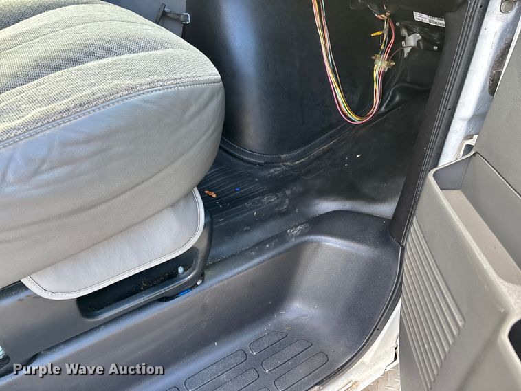 image for item DW7415 2010 Chevrolet Express 3500 ambulance