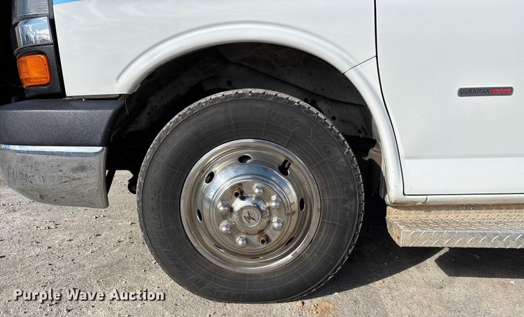 image for item DW7415 2010 Chevrolet Express 3500 ambulance