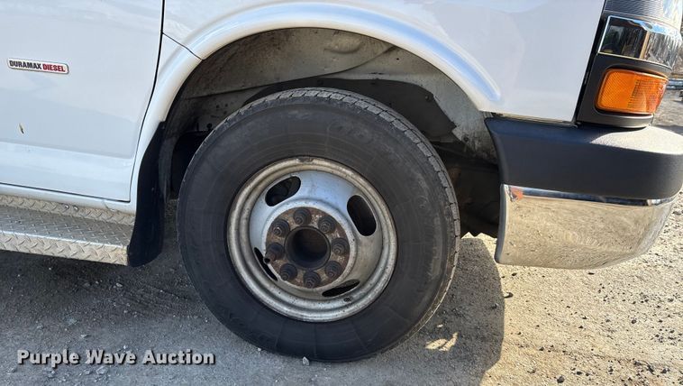 image for item DW7415 2010 Chevrolet Express 3500 ambulance