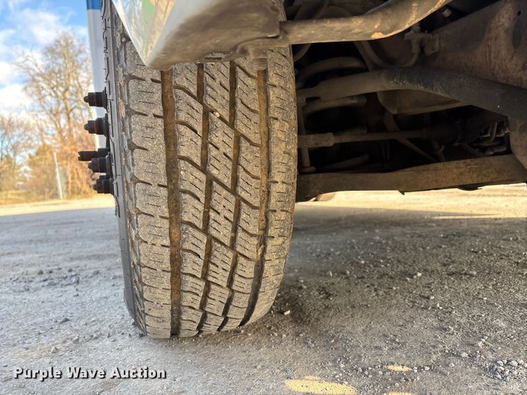 image for item DW7415 2010 Chevrolet Express 3500 ambulance