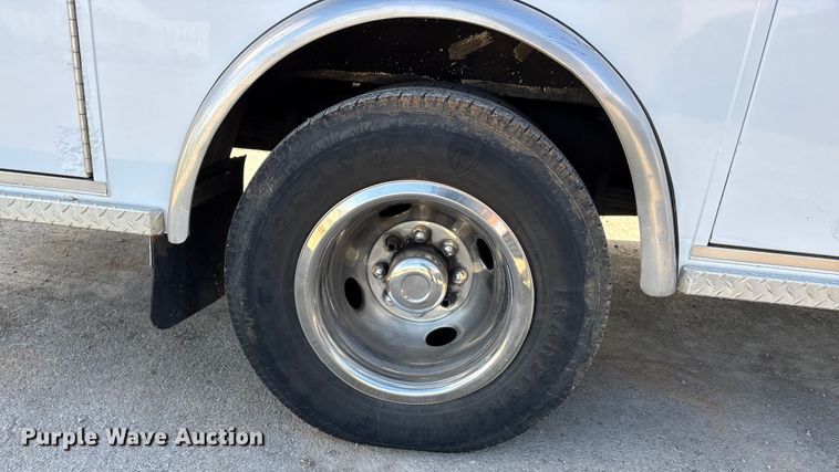 image for item DW7415 2010 Chevrolet Express 3500 ambulance