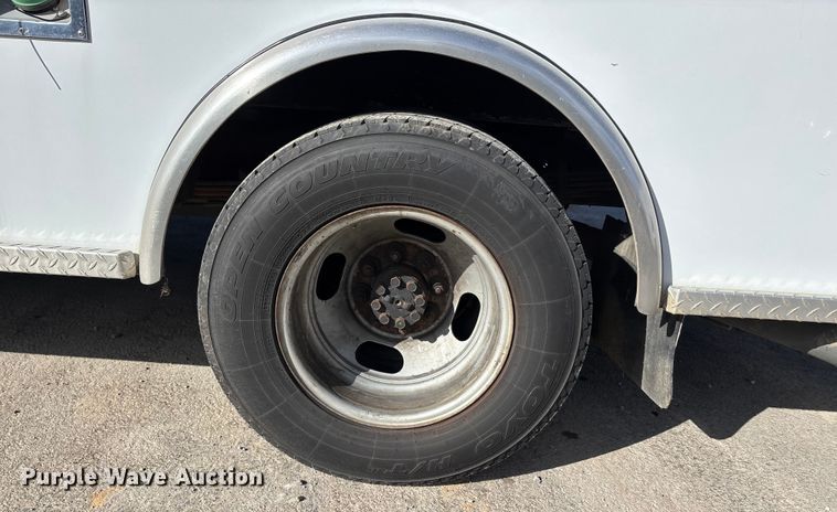 image for item DW7415 2010 Chevrolet Express 3500 ambulance