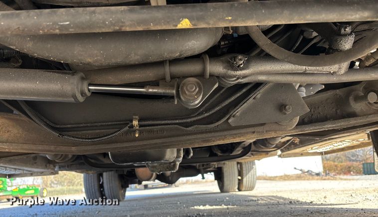 image for item DW7416 2002 Ford E350 ambulance