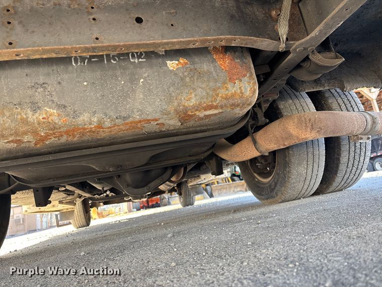 image for item DW7416 2002 Ford E350 ambulance