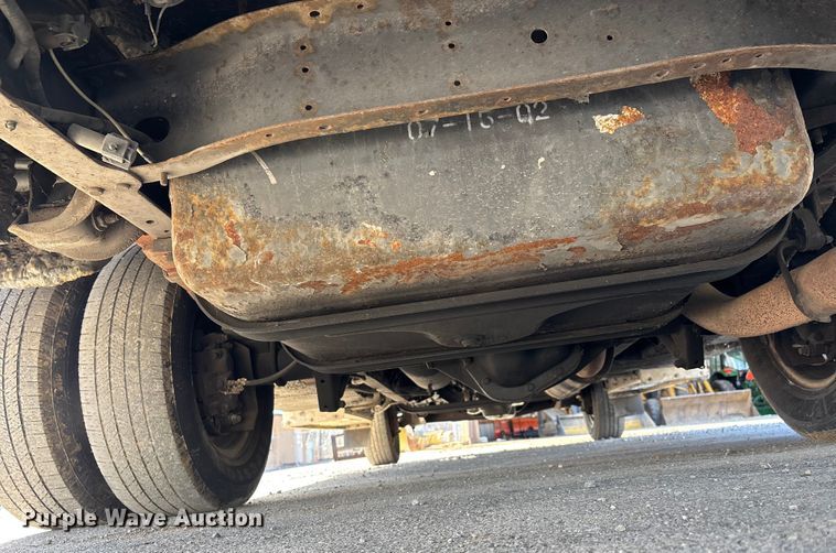 image for item DW7416 2002 Ford E350 ambulance