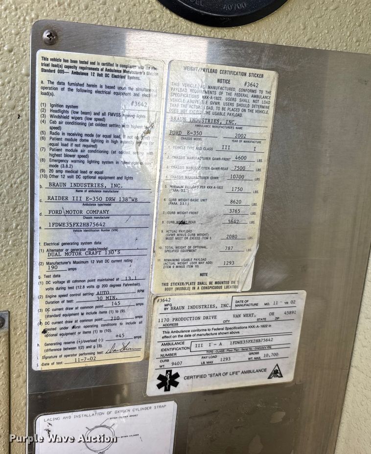 image for item DW7416 2002 Ford E350 ambulance