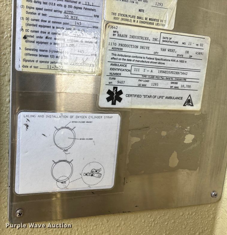 image for item DW7416 2002 Ford E350 ambulance