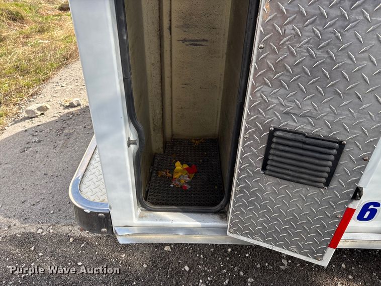 image for item DW7416 2002 Ford E350 ambulance