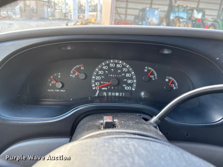 image for item DW7416 2002 Ford E350 ambulance