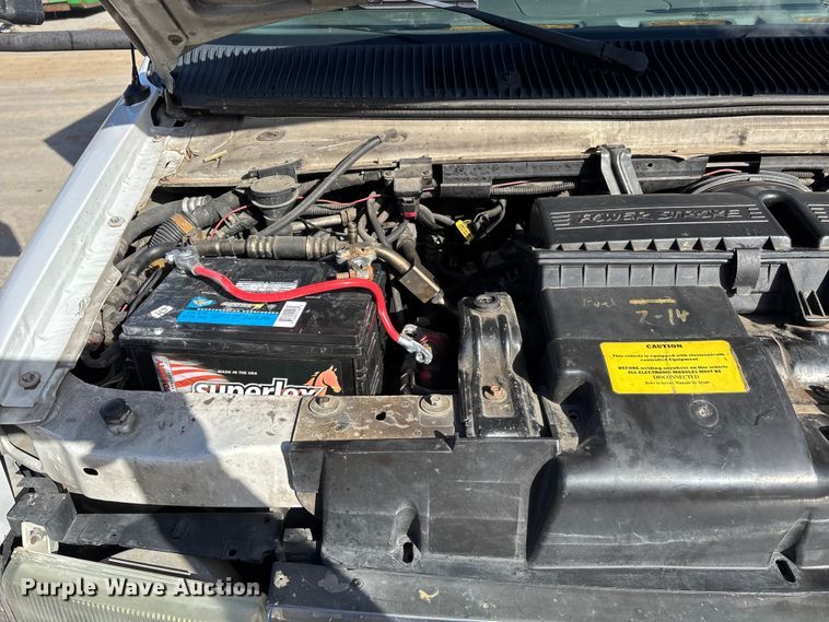 image for item DW7416 2002 Ford E350 ambulance