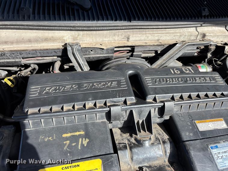 image for item DW7416 2002 Ford E350 ambulance