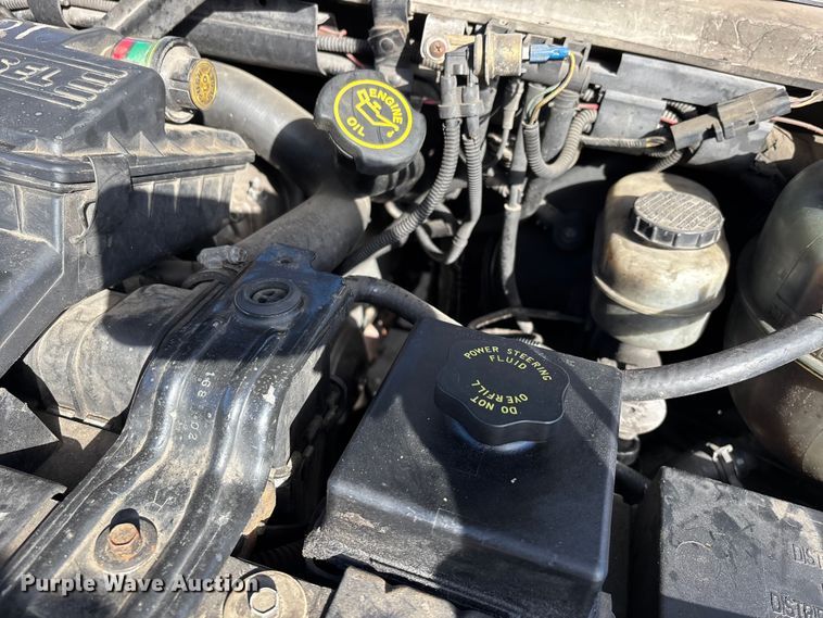 image for item DW7416 2002 Ford E350 ambulance