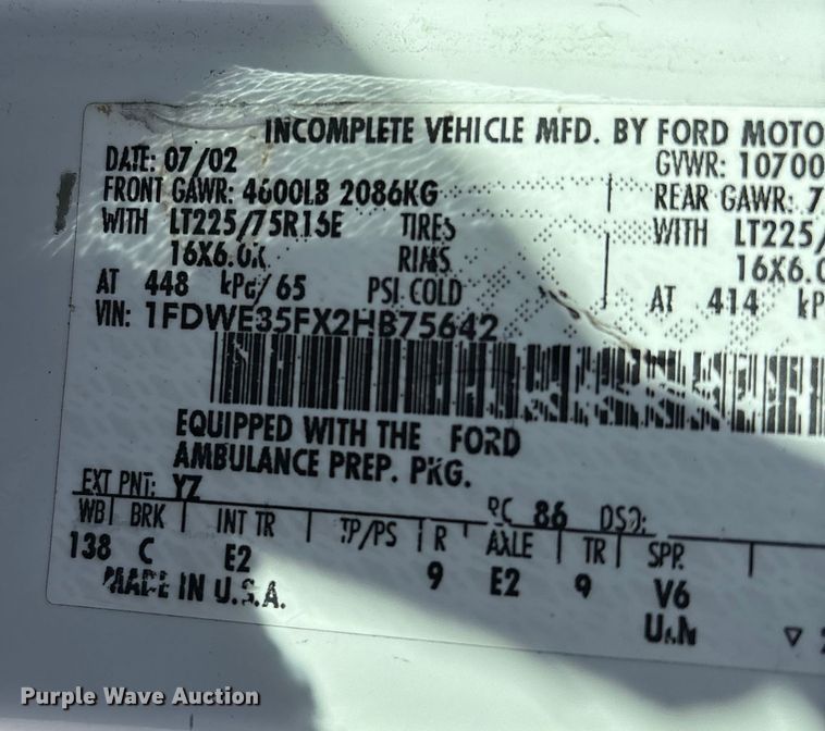 image for item DW7416 2002 Ford E350 ambulance
