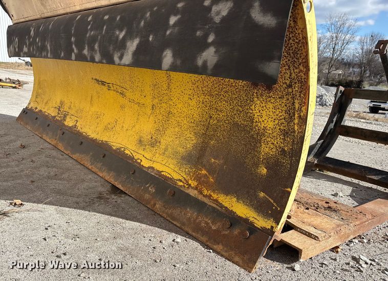 image for item DW7418 9' W snow blade