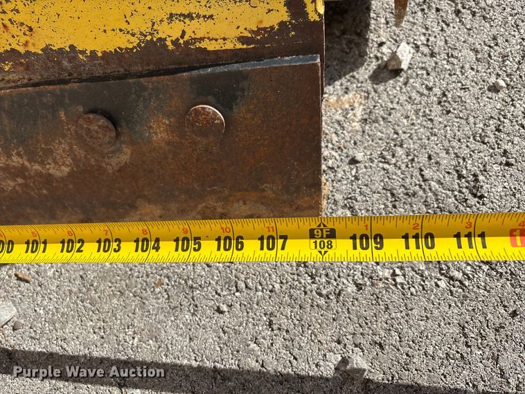 image for item DW7418 9' W snow blade