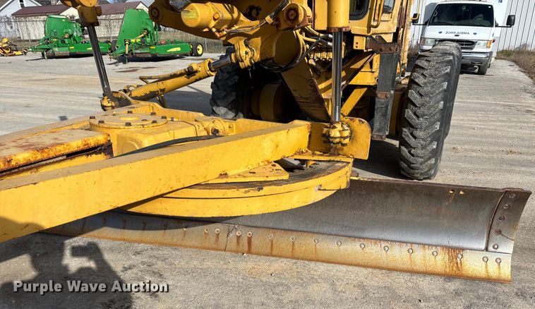 image for item DW7422 1993 Caterpillar 120G motor grader