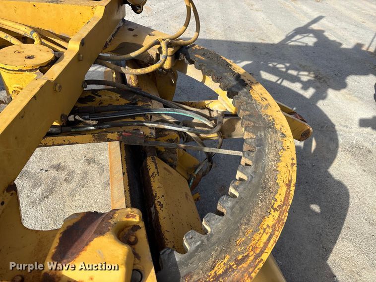 image for item DW7422 1993 Caterpillar 120G motor grader