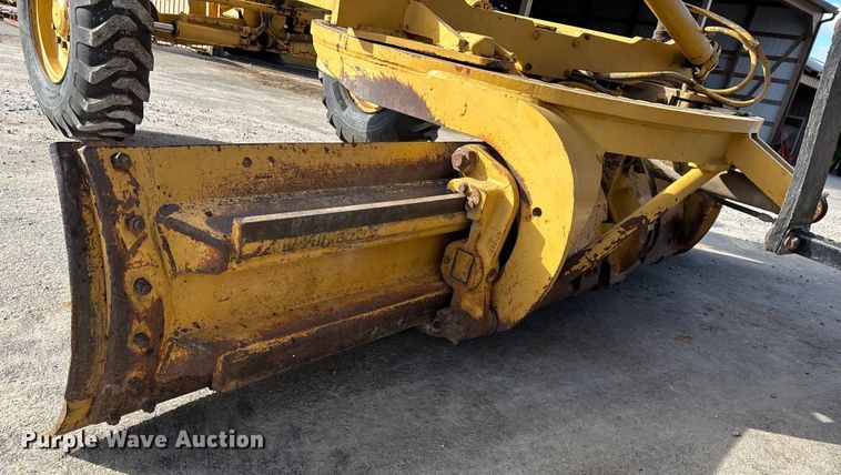 image for item DW7422 1993 Caterpillar 120G motor grader