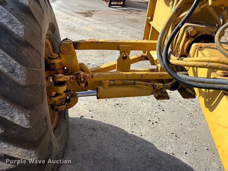 image for item DW7422 1993 Caterpillar 120G motor grader