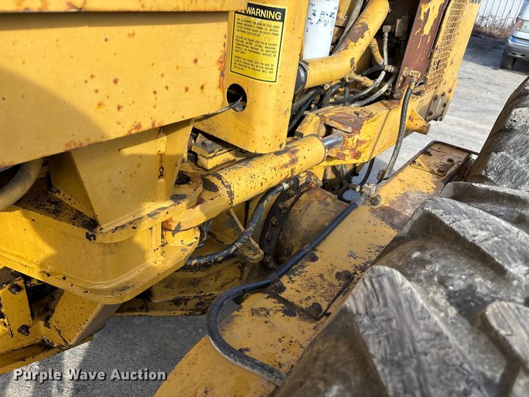 image for item DW7422 1993 Caterpillar 120G motor grader