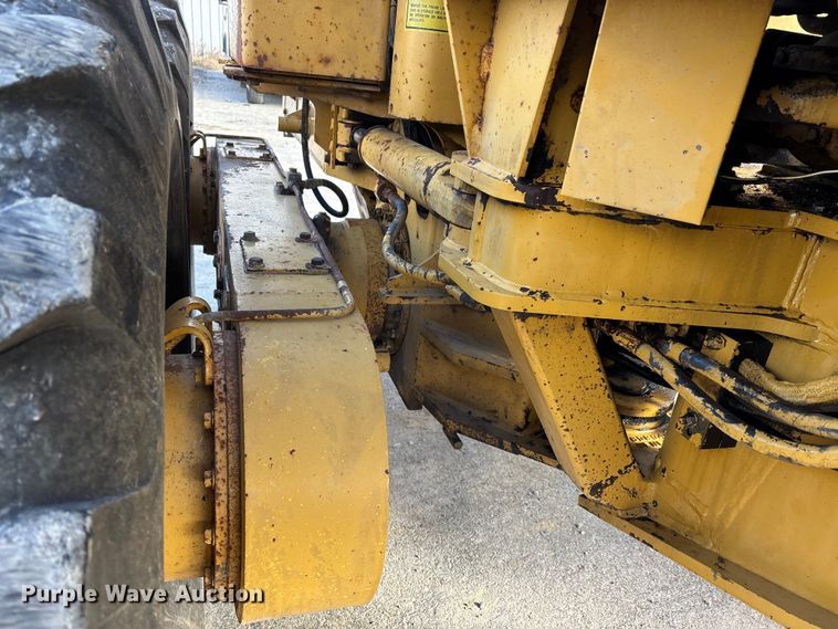 image for item DW7422 1993 Caterpillar 120G motor grader