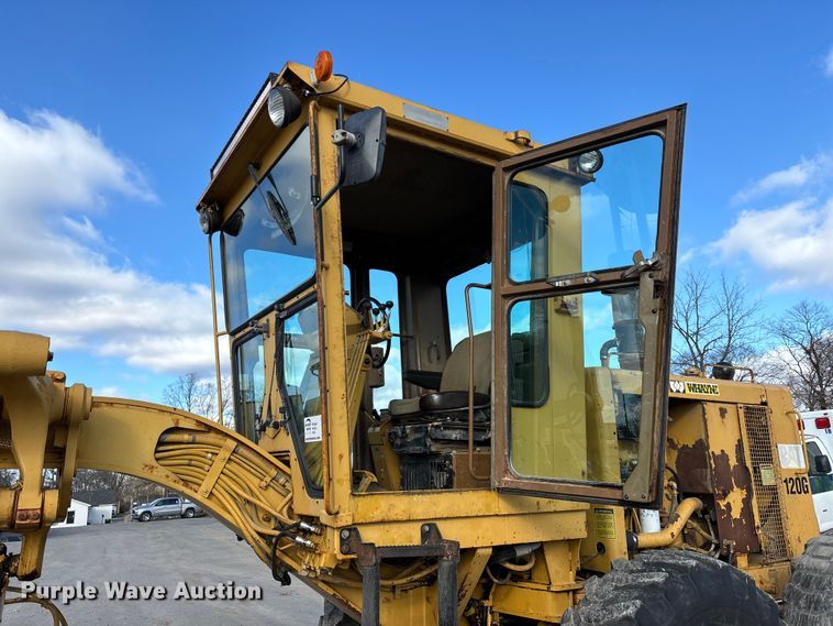 image for item DW7422 1993 Caterpillar 120G motor grader