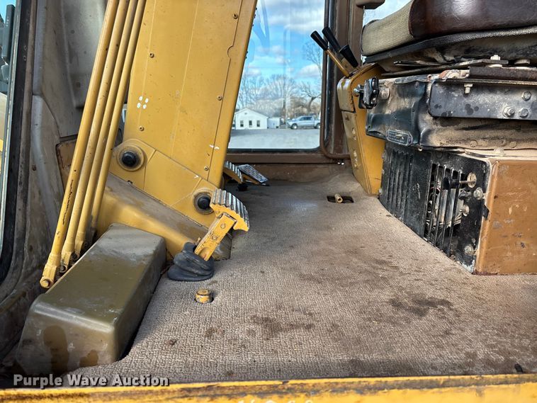 image for item DW7422 1993 Caterpillar 120G motor grader