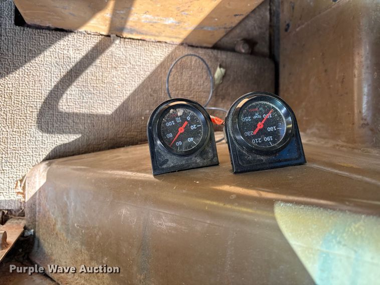 image for item DW7422 1993 Caterpillar 120G motor grader