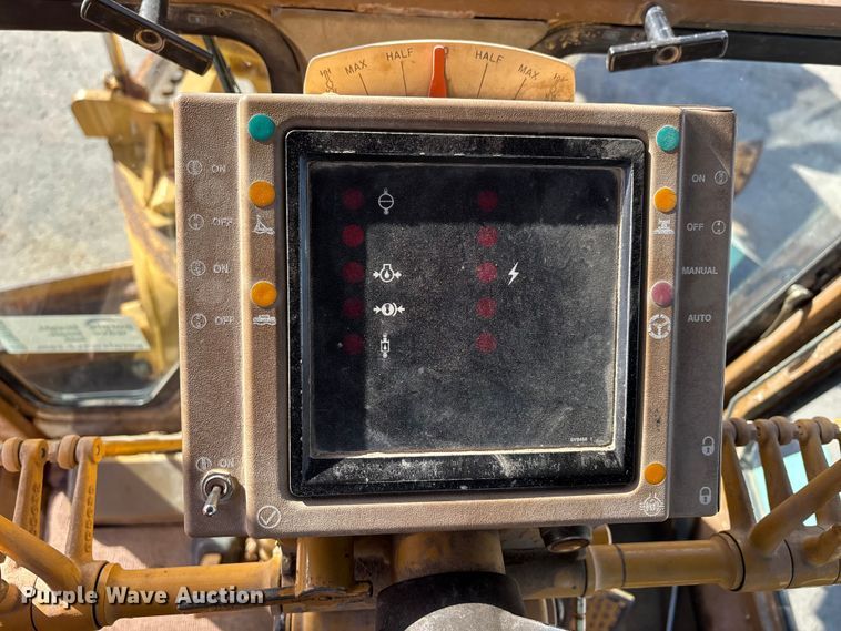 image for item DW7422 1993 Caterpillar 120G motor grader