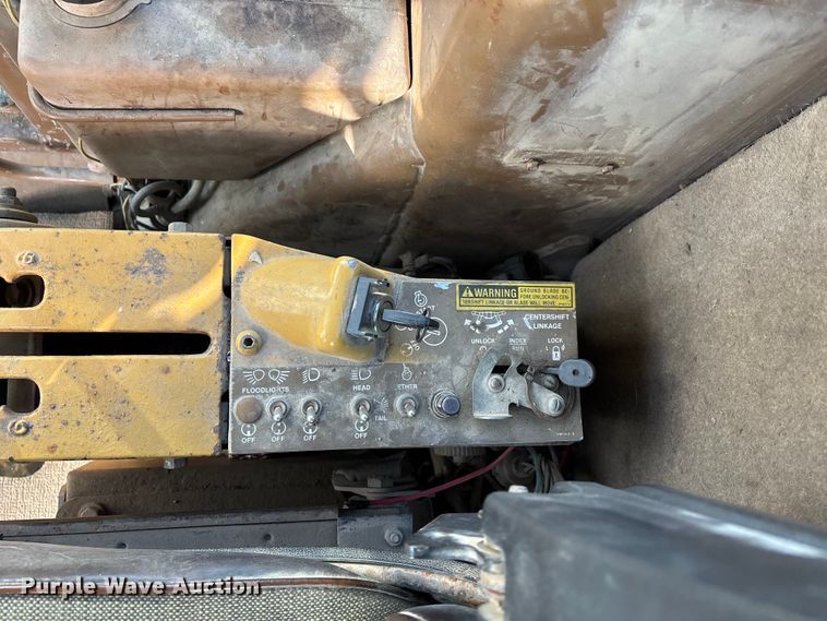 image for item DW7422 1993 Caterpillar 120G motor grader