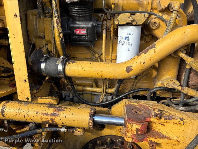 image for item DW7422 1993 Caterpillar 120G motor grader