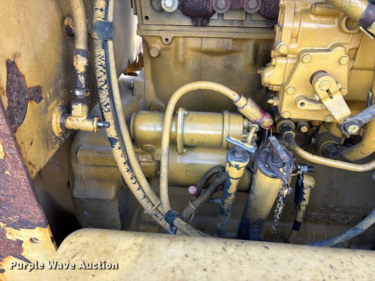 image for item DW7422 1993 Caterpillar 120G motor grader