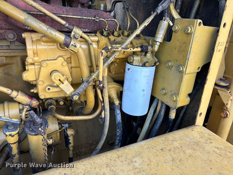 image for item DW7422 1993 Caterpillar 120G motor grader