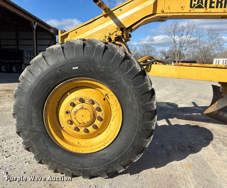 image for item DW7422 1993 Caterpillar 120G motor grader