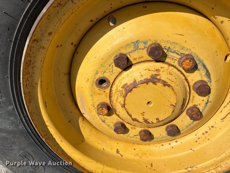 image for item DW7422 1993 Caterpillar 120G motor grader