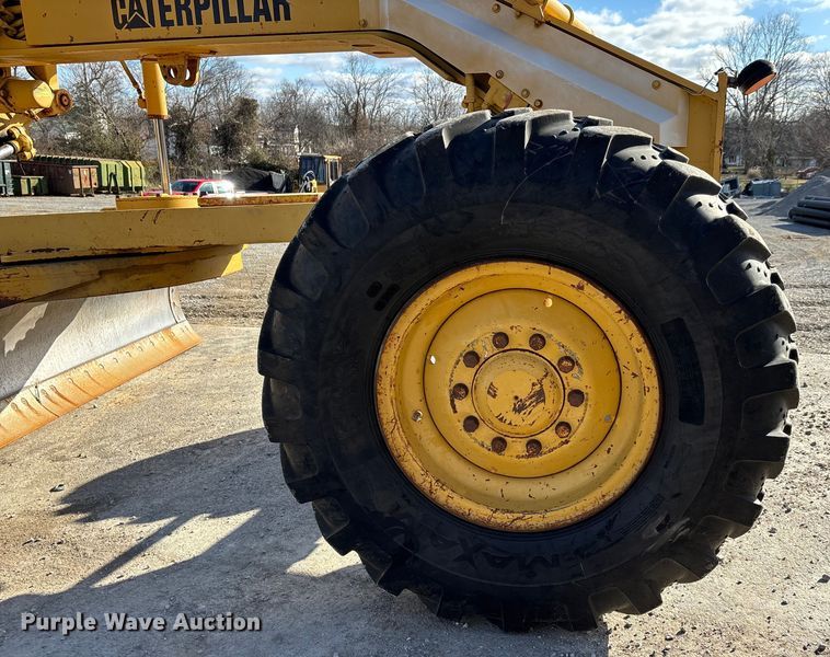 image for item DW7422 1993 Caterpillar 120G motor grader