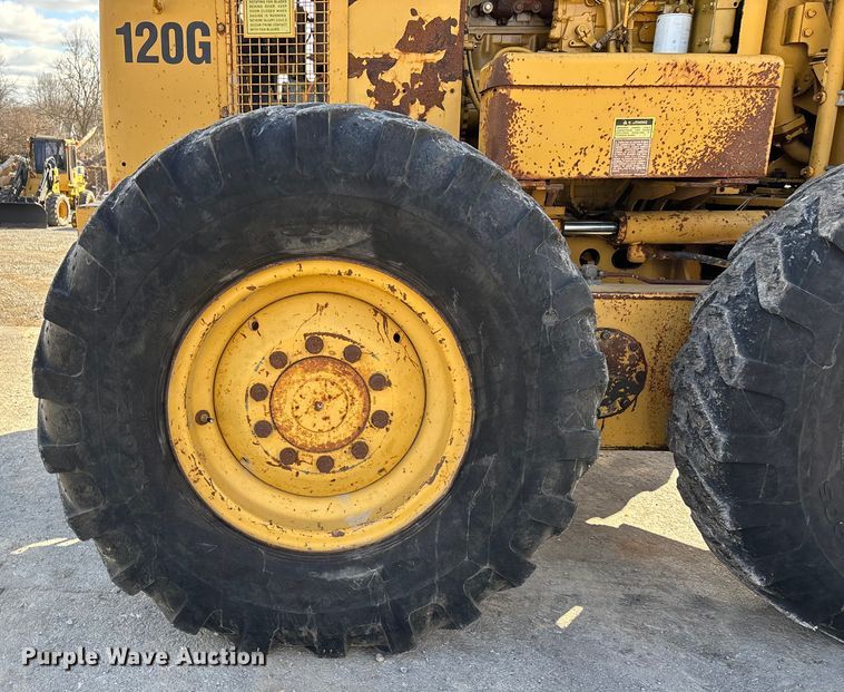 image for item DW7422 1993 Caterpillar 120G motor grader