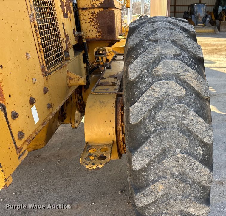 image for item DW7422 1993 Caterpillar 120G motor grader