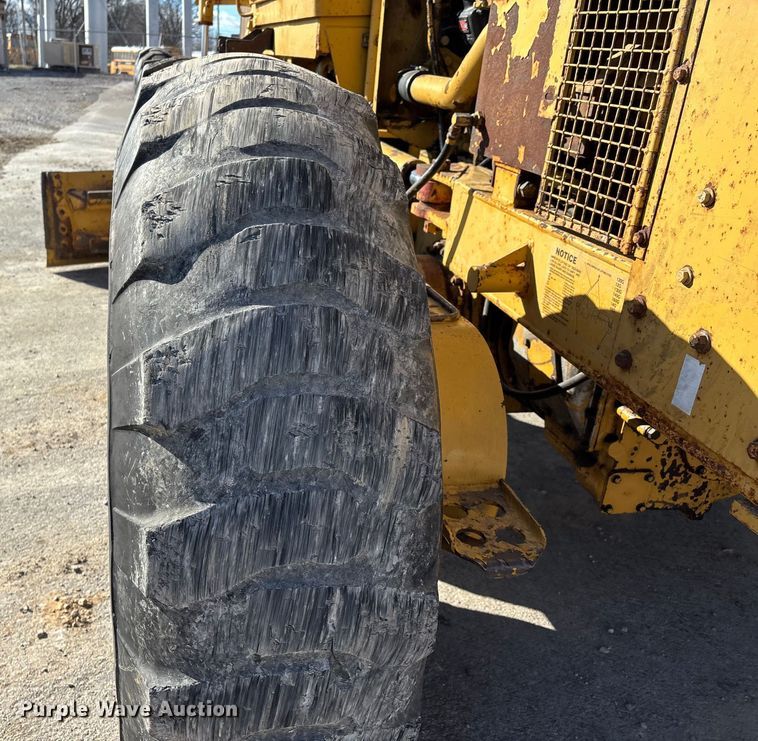 image for item DW7422 1993 Caterpillar 120G motor grader