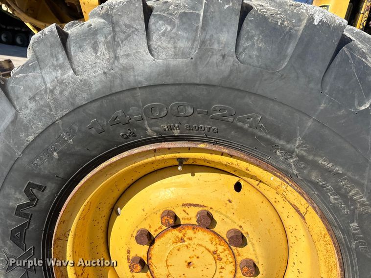 image for item DW7422 1993 Caterpillar 120G motor grader