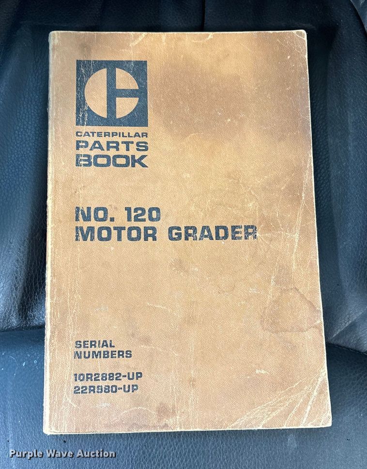 image for item DW7422 1993 Caterpillar 120G motor grader