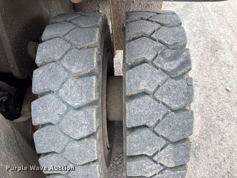 image for item DW7423 Hyster H60XLM forklift