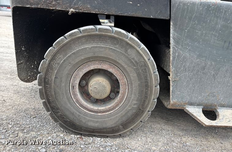 image for item DW7423 Hyster H60XLM forklift