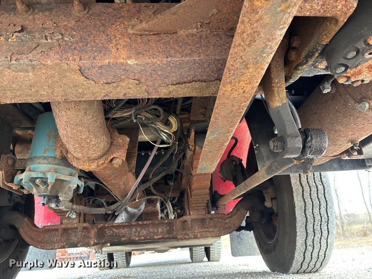 image for item DW7424 1988 Federal Motors pumper fire truck